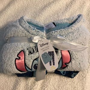 NWT Disney Stitch long sleeve pajama set